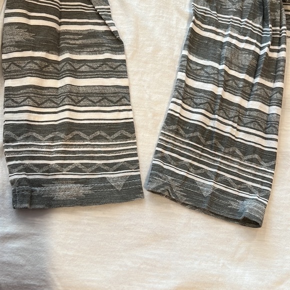 Broken Threads Premium denim goods one pocket long sleeve tshirt size large - Picture 8 of 16